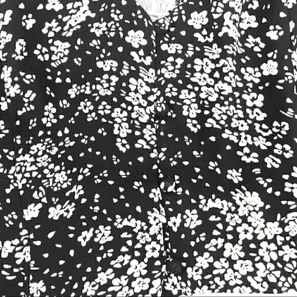 SIENNA SKY B&W Floral Crop  Top NWT - Picture 4 of 5